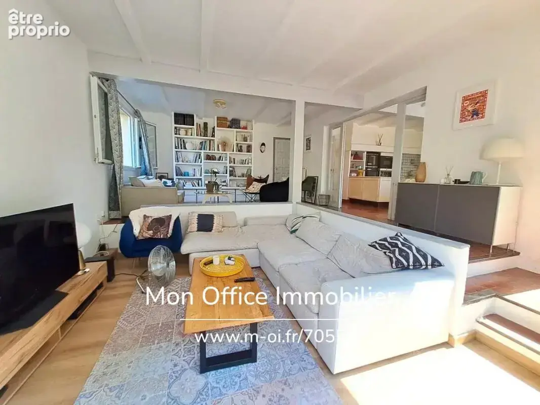 Référence : 7055-VCL - Maison aux volumes généreux - Piscine calme absolu - 13510 EGUILLES - photo 6