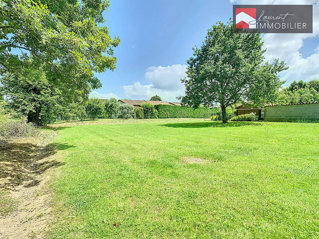 Terrain à PONT-DE-VAUX