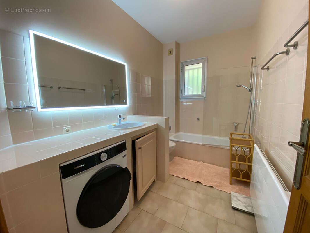 Appartement à SIX-FOURS-LES-PLAGES