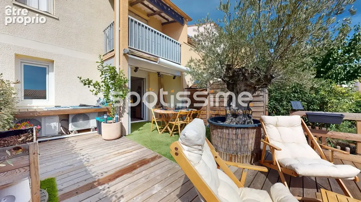 Cap d'Agde, Mont Saint Martin  T2 rénové avec superbe terrasse, piscine et parking - photo 18