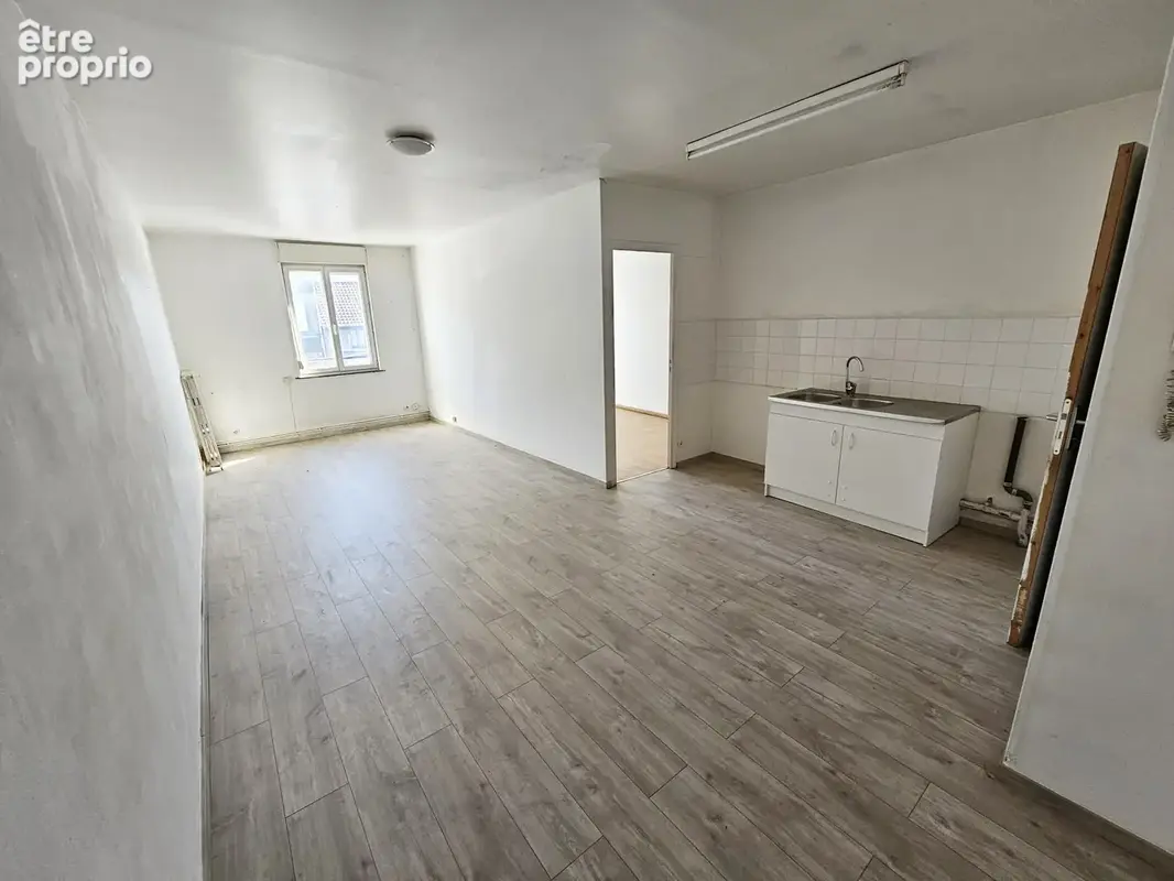 Immeuble de rapport, 5 lots : 4 logements et 1 commerce, dont 2 déjà loués, rendement 14,5% travaux compris - photo 3
