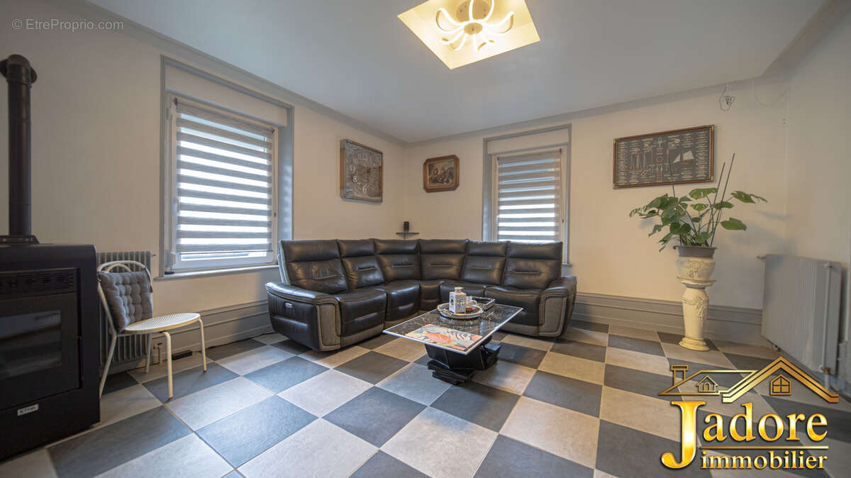 Ensemble immobilier entierement renove - photo 4