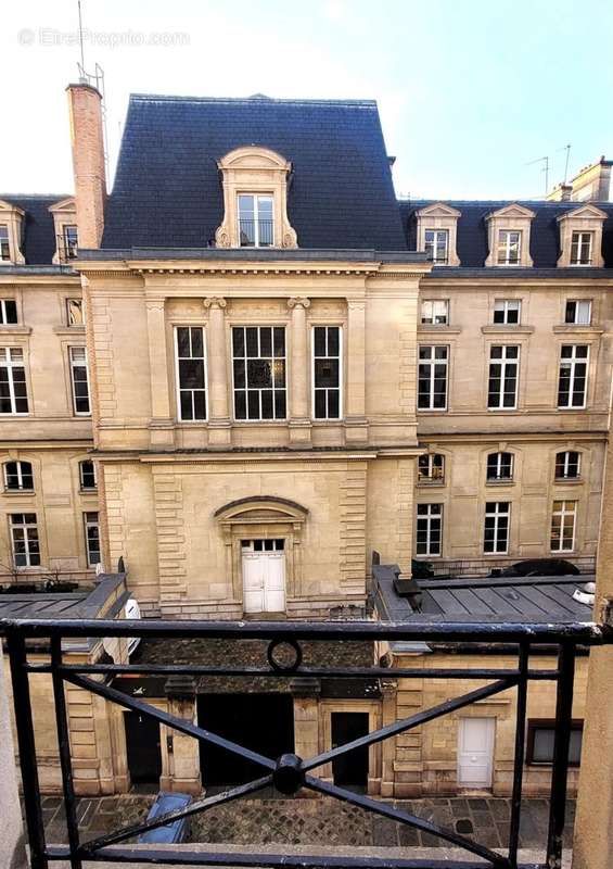 Appartement à PARIS-3E
