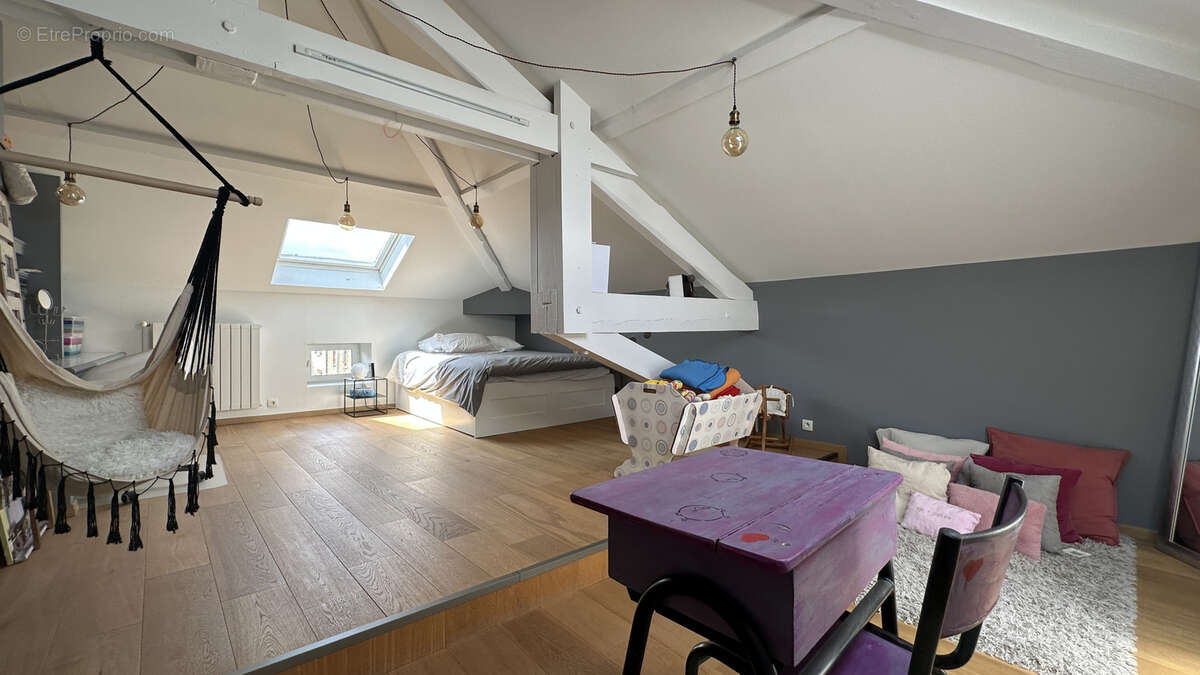 Maison à FLEURIEUX-SUR-L'ARBRESLE