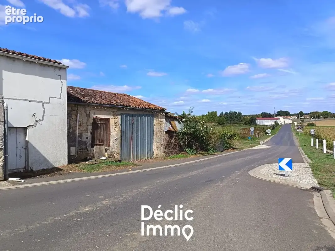 Saint Sulpice d'Arnoult, Dépendances pouvant être transformées en Habitation... - photo 2