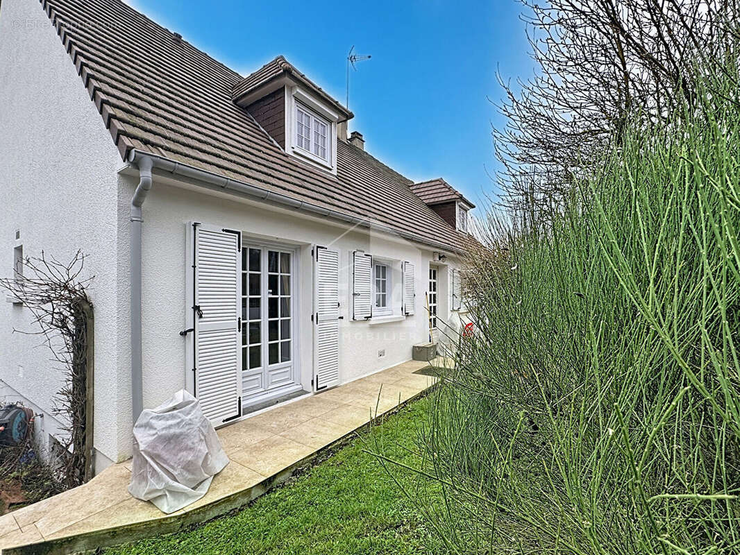 Maison à CHAUMONTEL