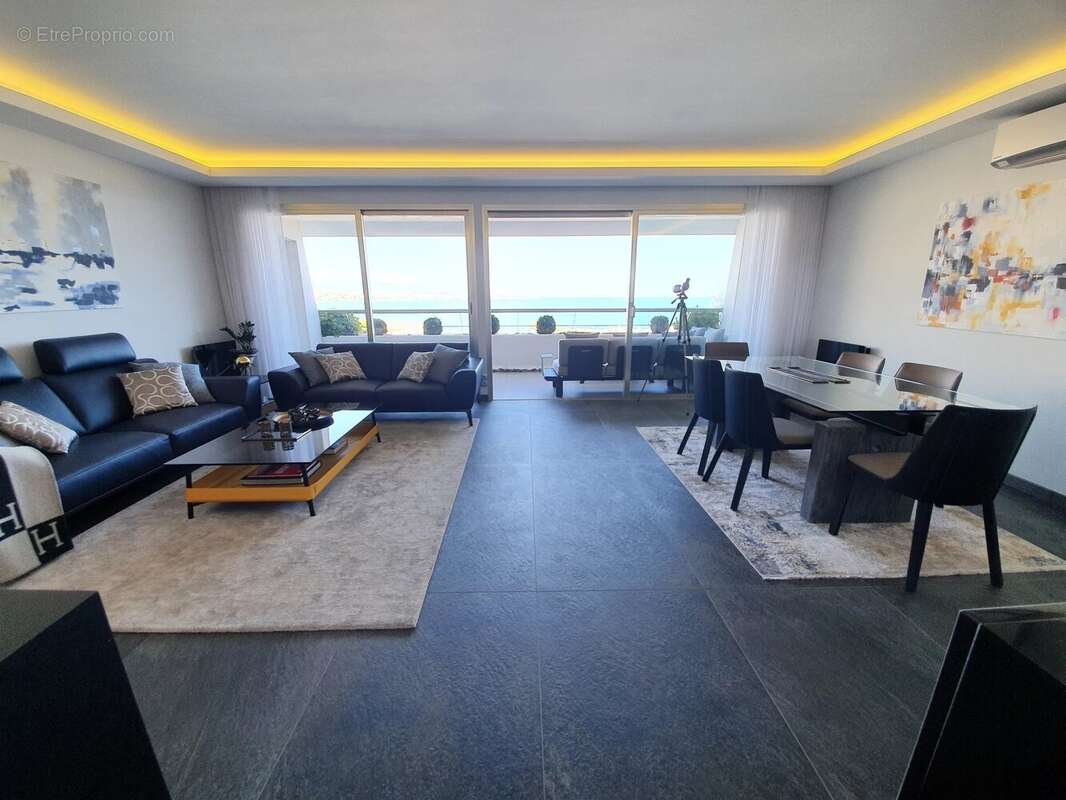 Appartement à VILLENEUVE-LOUBET