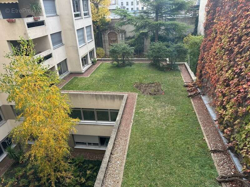 Appartement à PARIS-7E