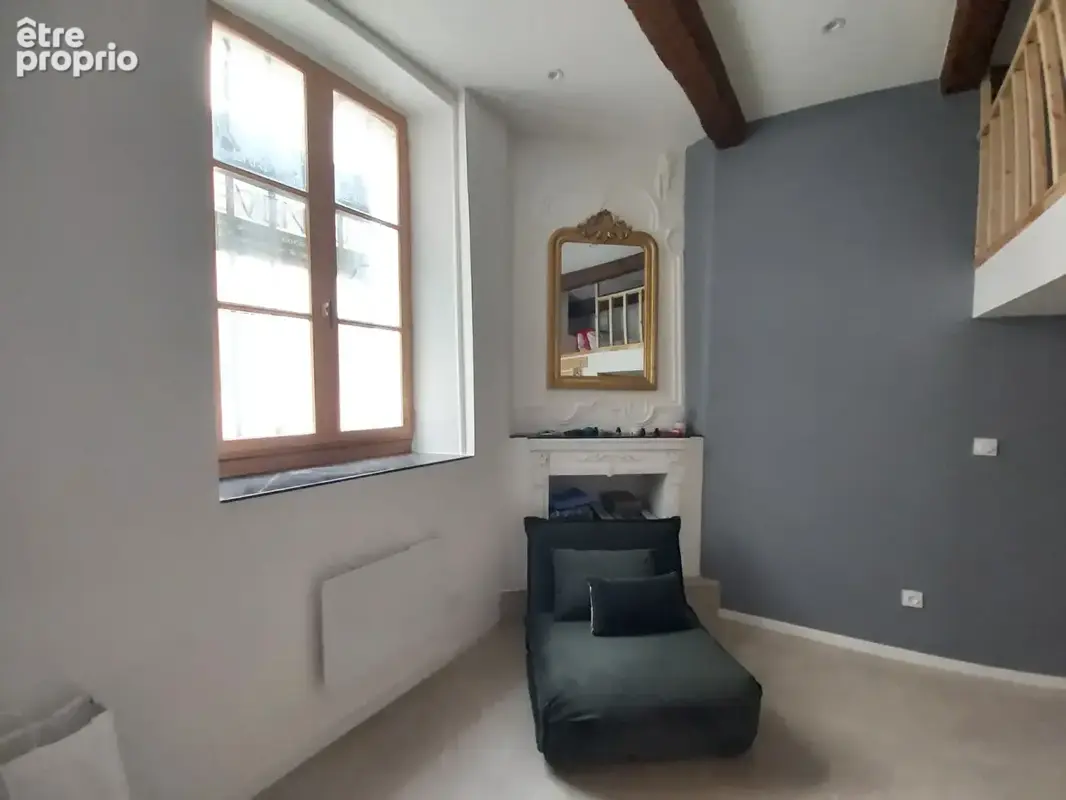 CALVISSON  COEUR DE VILLAGE   Appartement rez de chaussée de 65,70 m² à rénover + petite cour + dépendances + pièce aménagée ind - photo 6