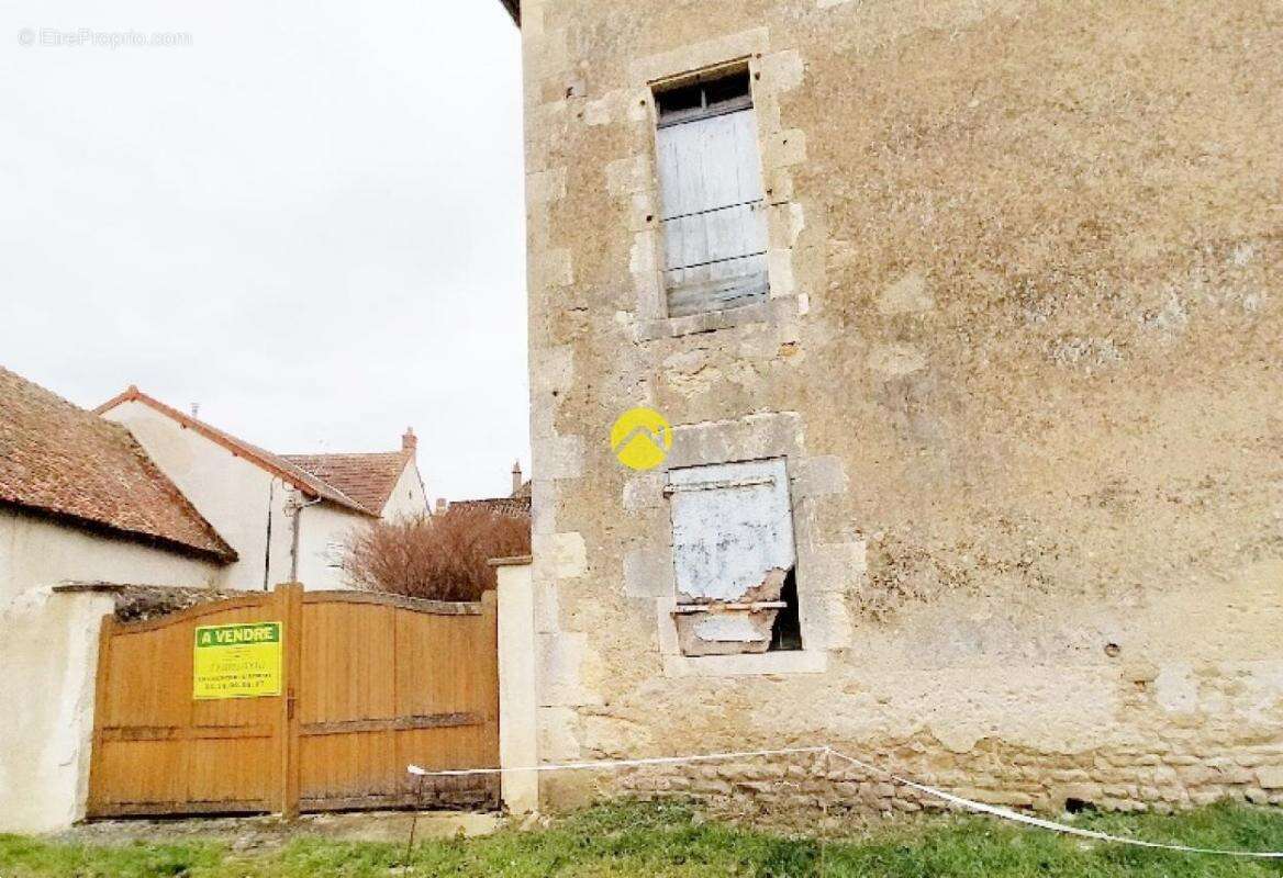 Maison à LA GUERCHE-SUR-L&#039;AUBOIS