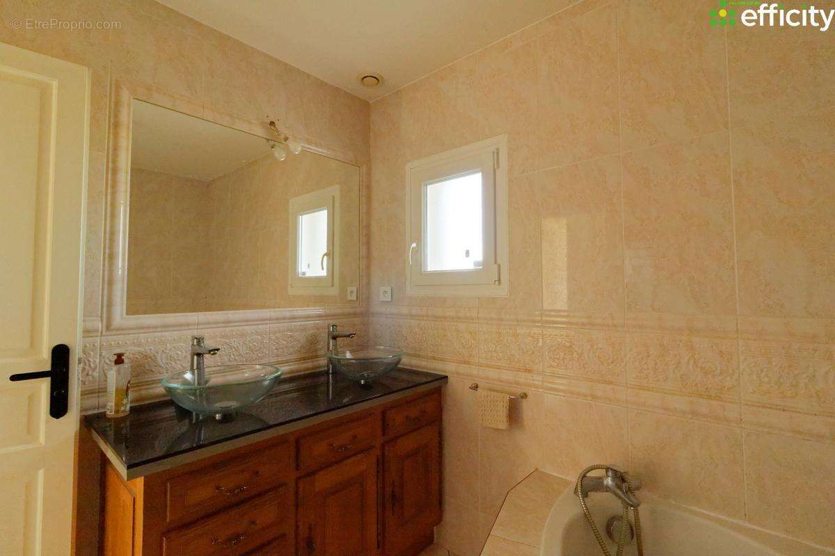 Maison à MAGNY-SUR-TILLE