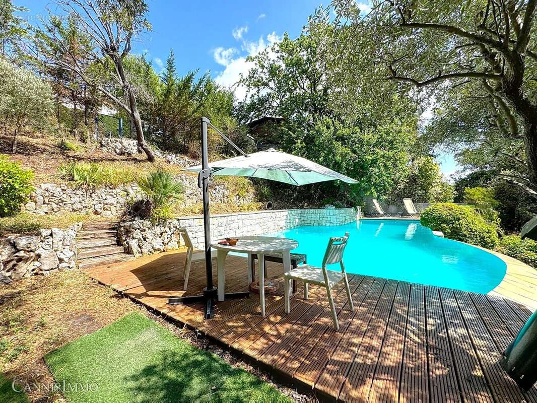 Maison à MANDELIEU-LA-NAPOULE