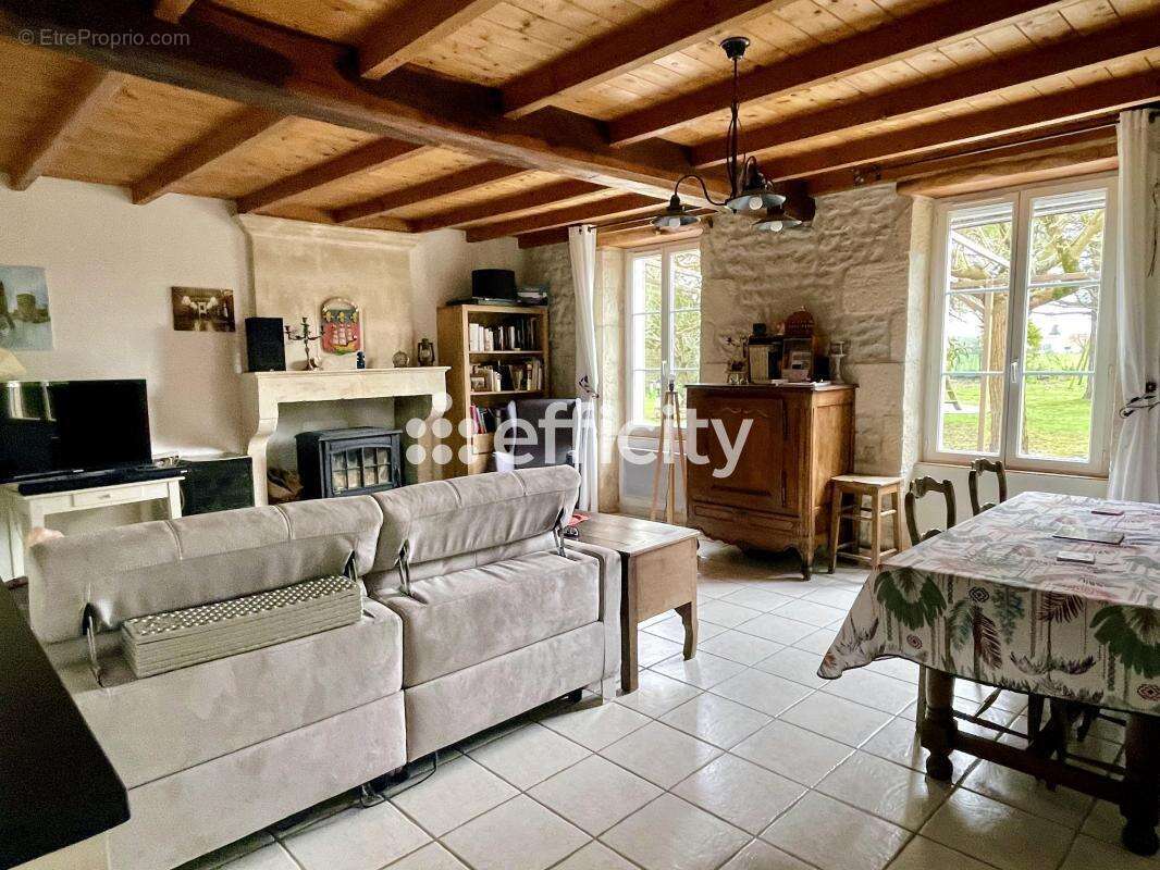 Maison à VOISSAY
