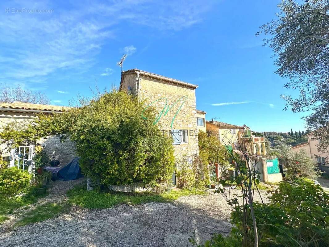 Maison à ROQUEFORT-LES-PINS