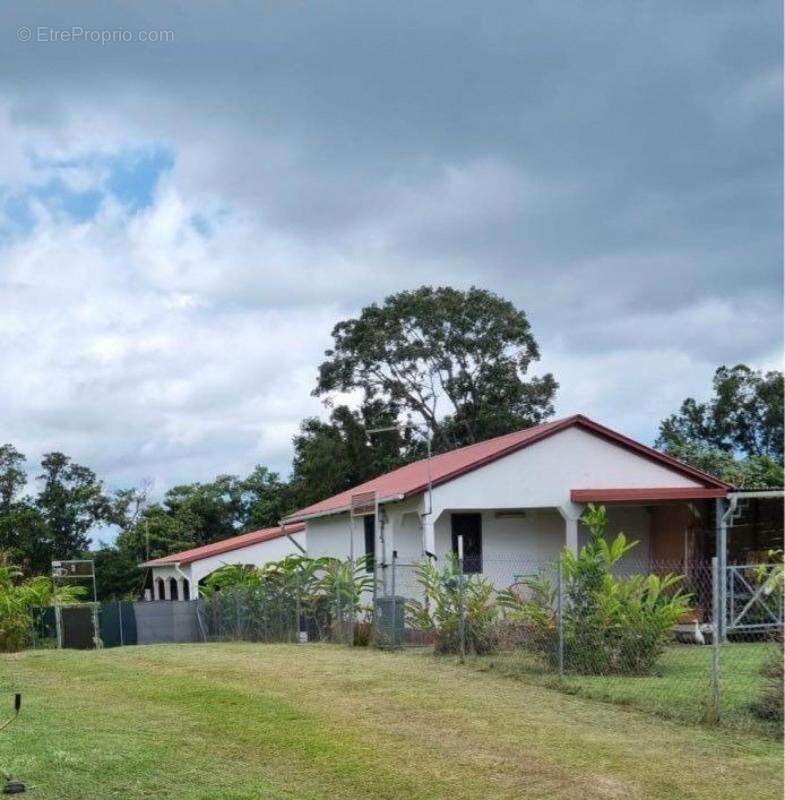 Maison à PETIT-BOURG