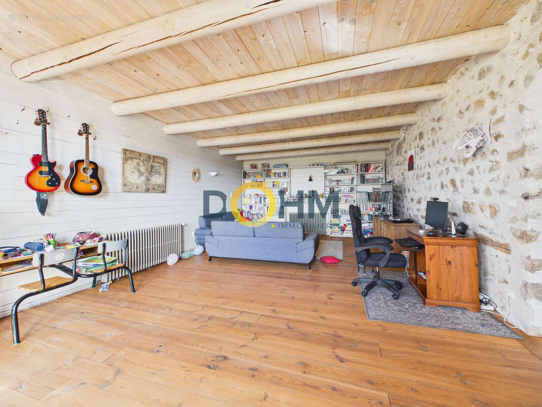 Maison à VERNASSAL