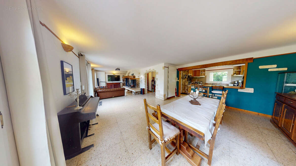 Maison de 230m² à Saint Chéron - photo 5