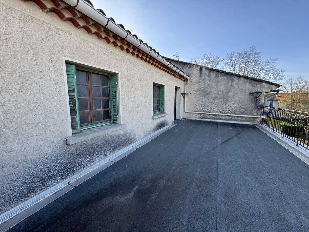 Maison à PERNES-LES-FONTAINES