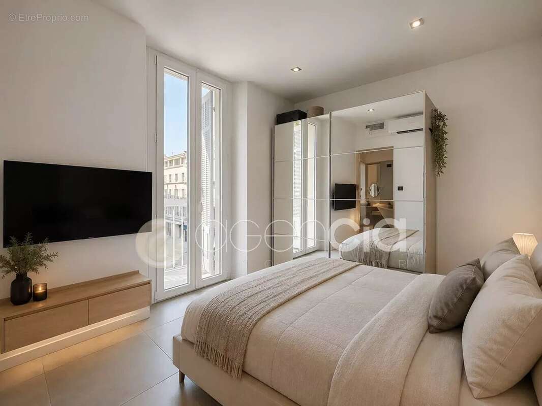 Cannes suquet  quai saint-pierre  t3  55 m²  vue mer  balcon - photo 6
