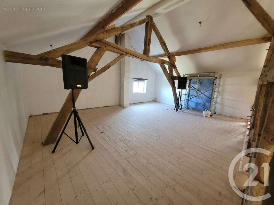 Maison 431 m² à Montpont-En-Bresse  - photo 18