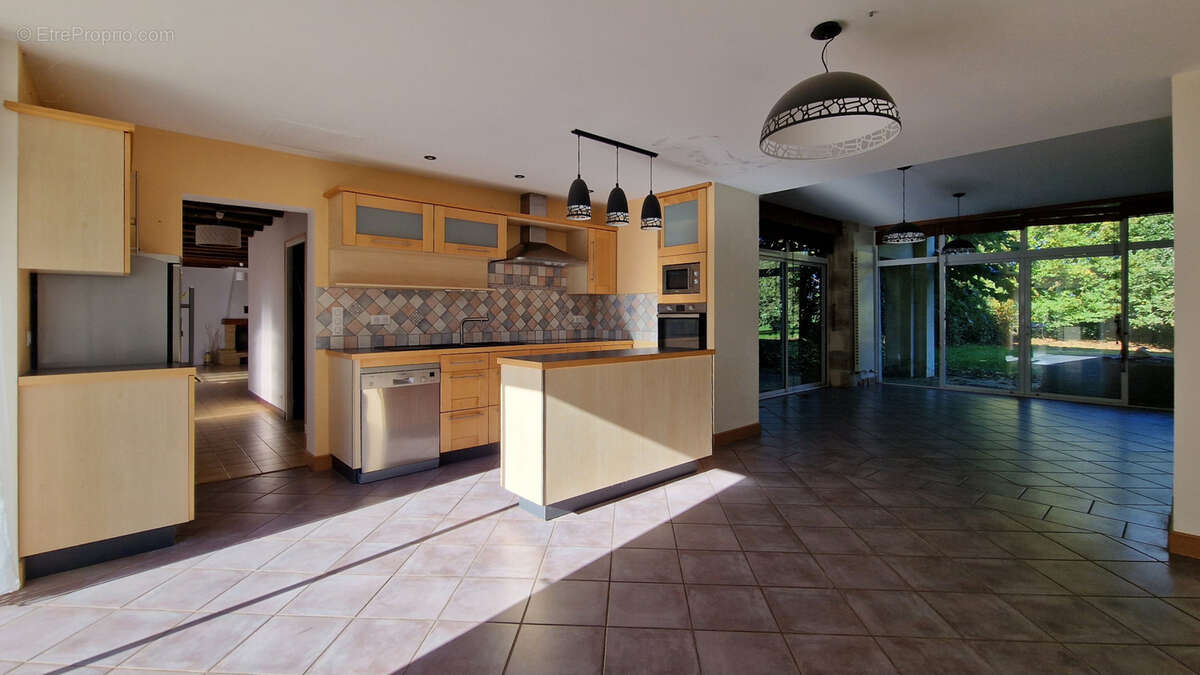 Maison à CELLE-LEVESCAULT