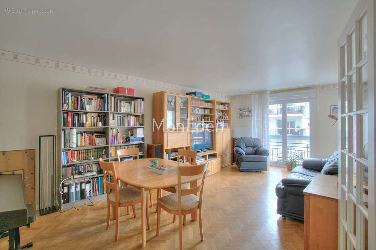Appartement à NEUILLY-SUR-SEINE