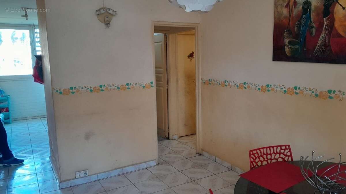 Appartement à LES ABYMES