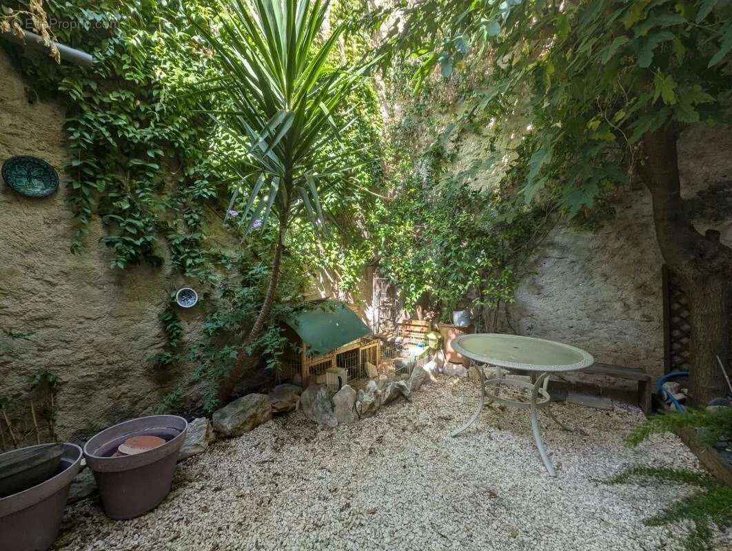 Maison à BEZOUCE
