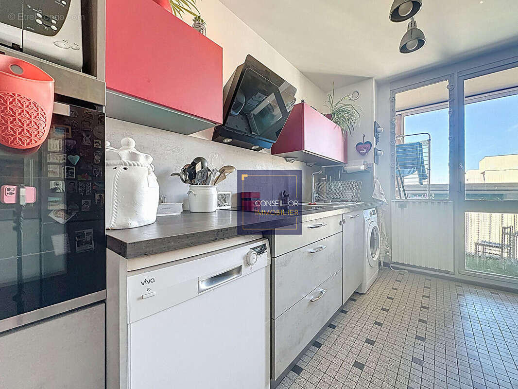 Appartement à SAINT-GENIS-LAVAL