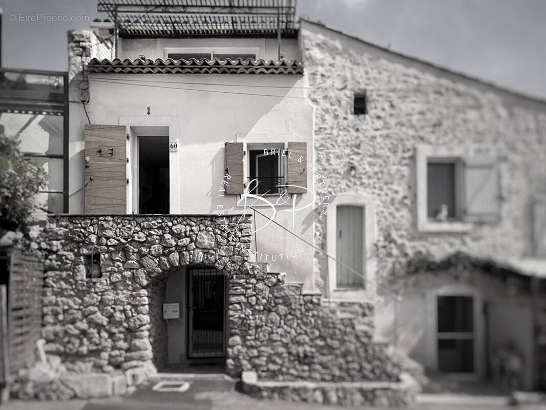 Appartement à LORGUES