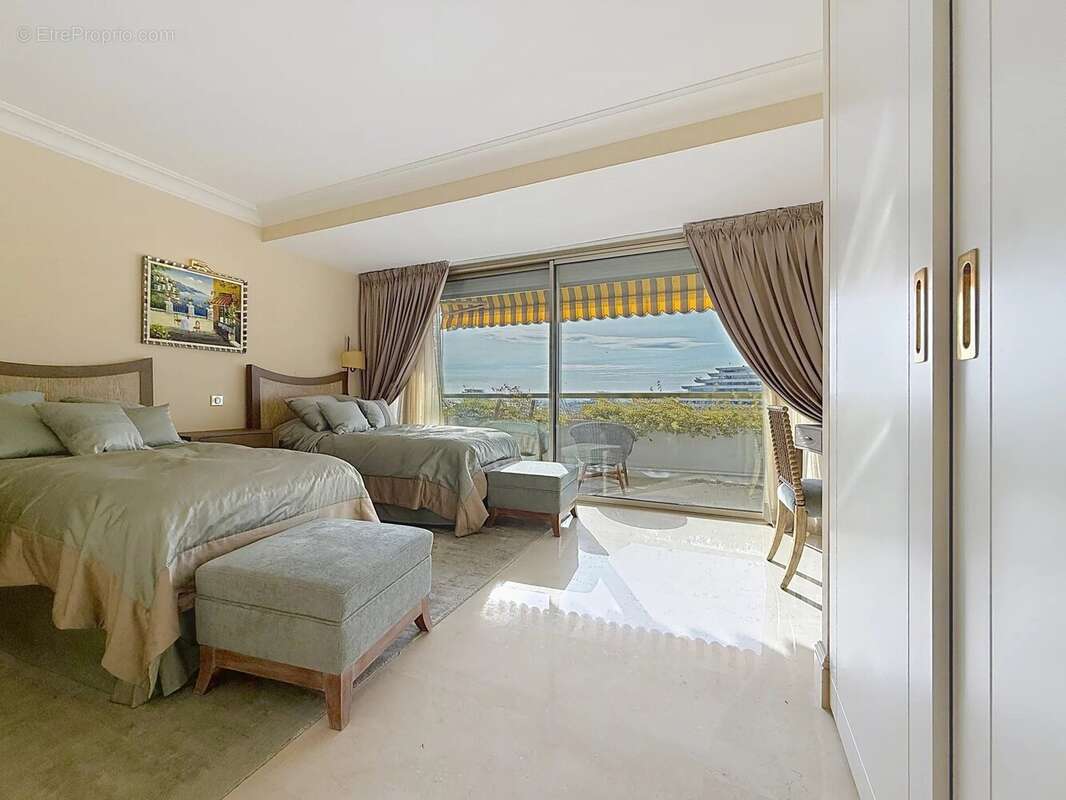 Appartement à VILLENEUVE-LOUBET
