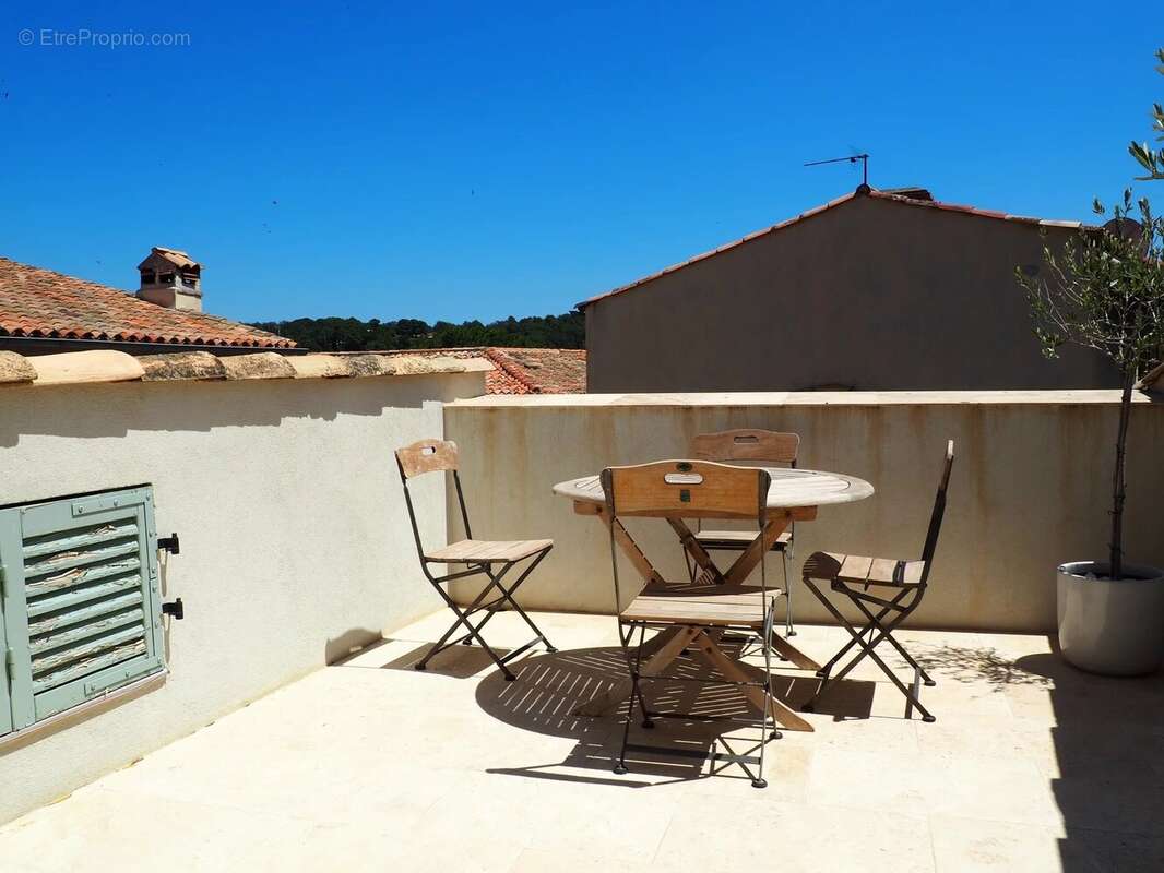 Maison à LA GARDE-FREINET
