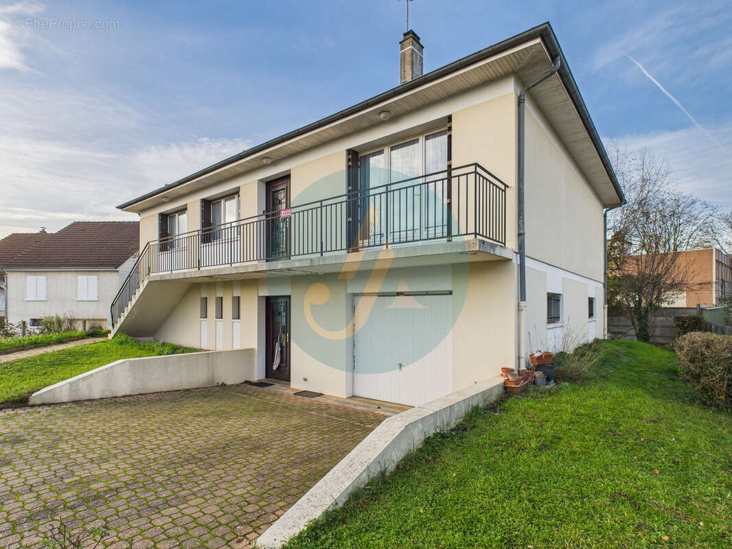Maison à FOURCHAMBAULT