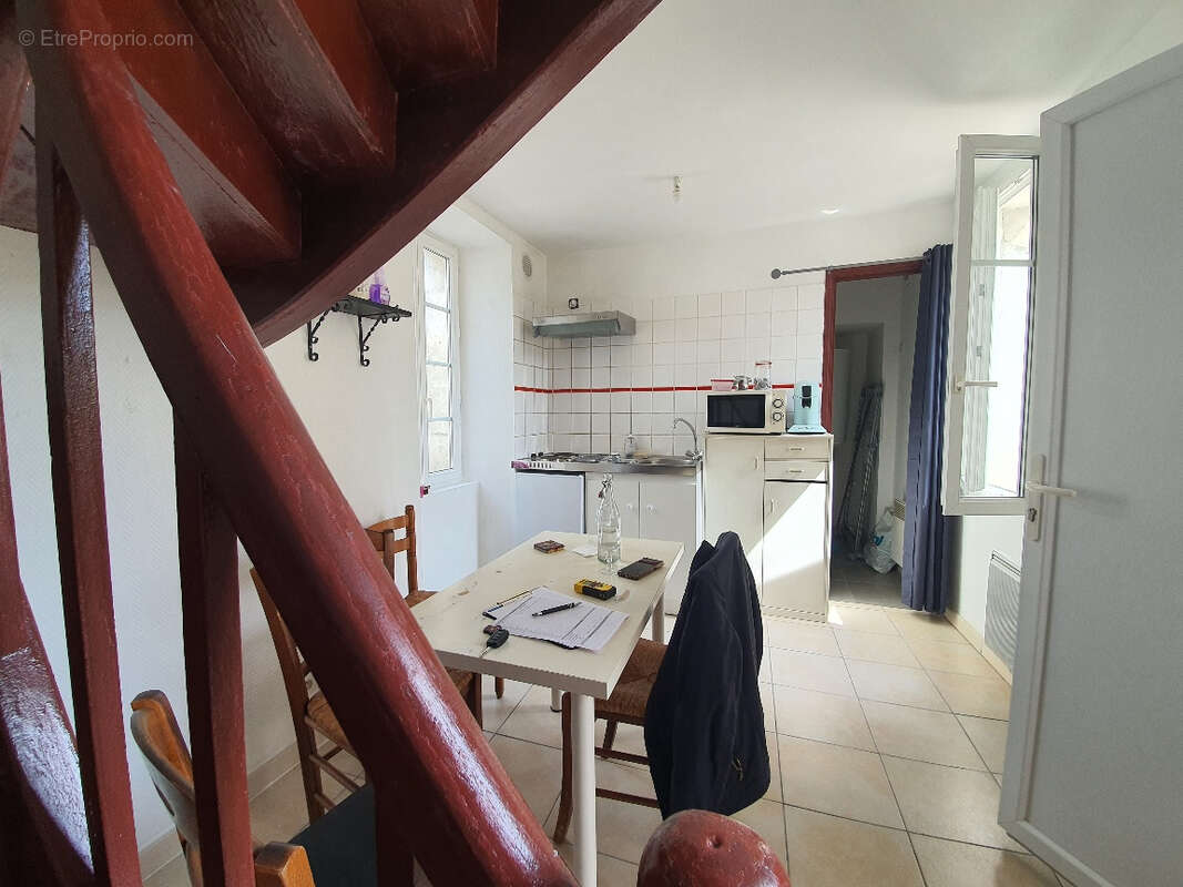 Immeuble 225m² à la couronne - photo 4