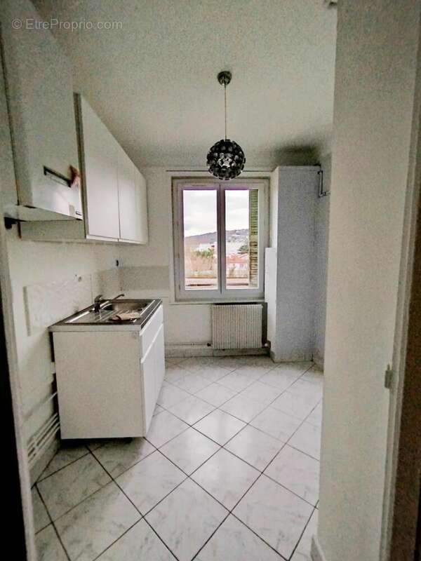   - Appartement à GIVORS
