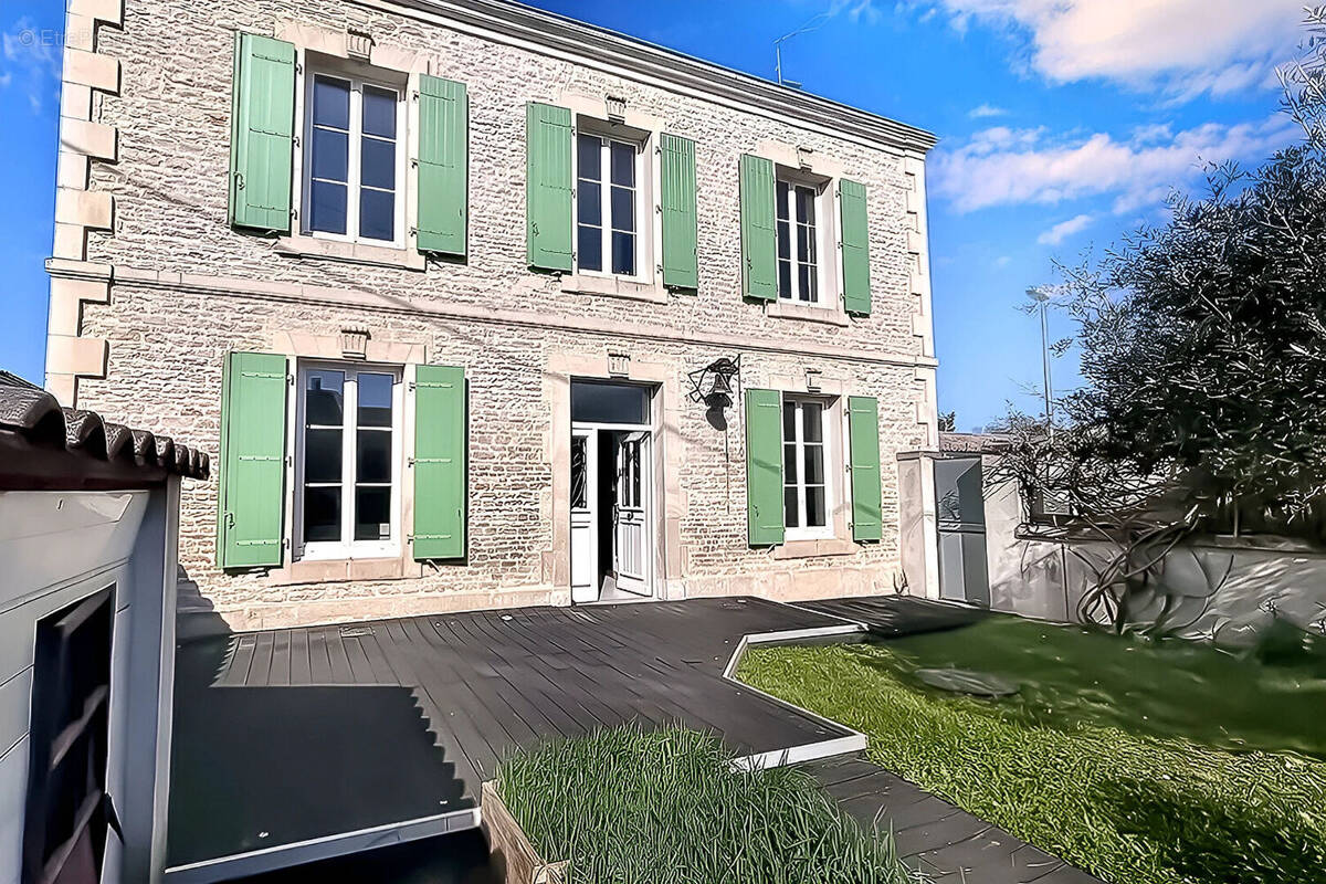 Maison à SAINTE-SOULLE