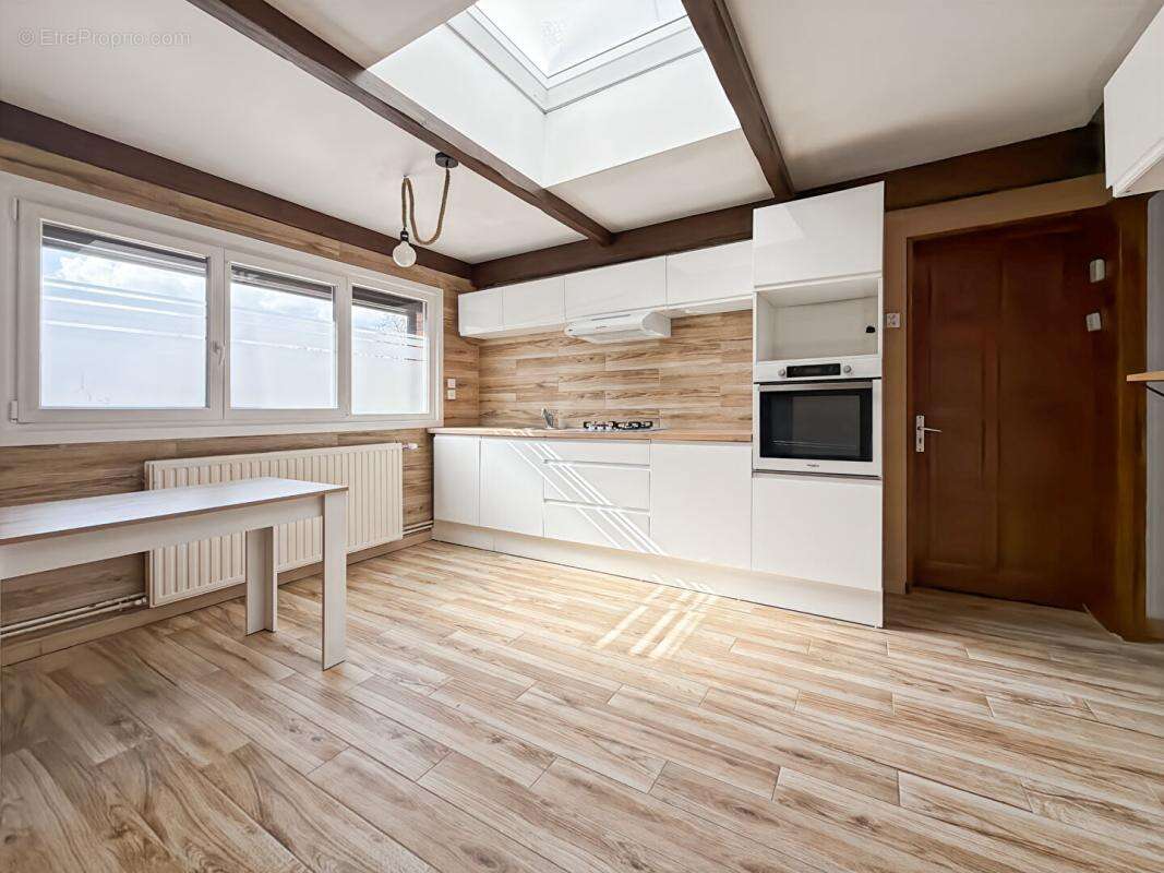 Maison à LA CHAPELLE-D'ARMENTIERES