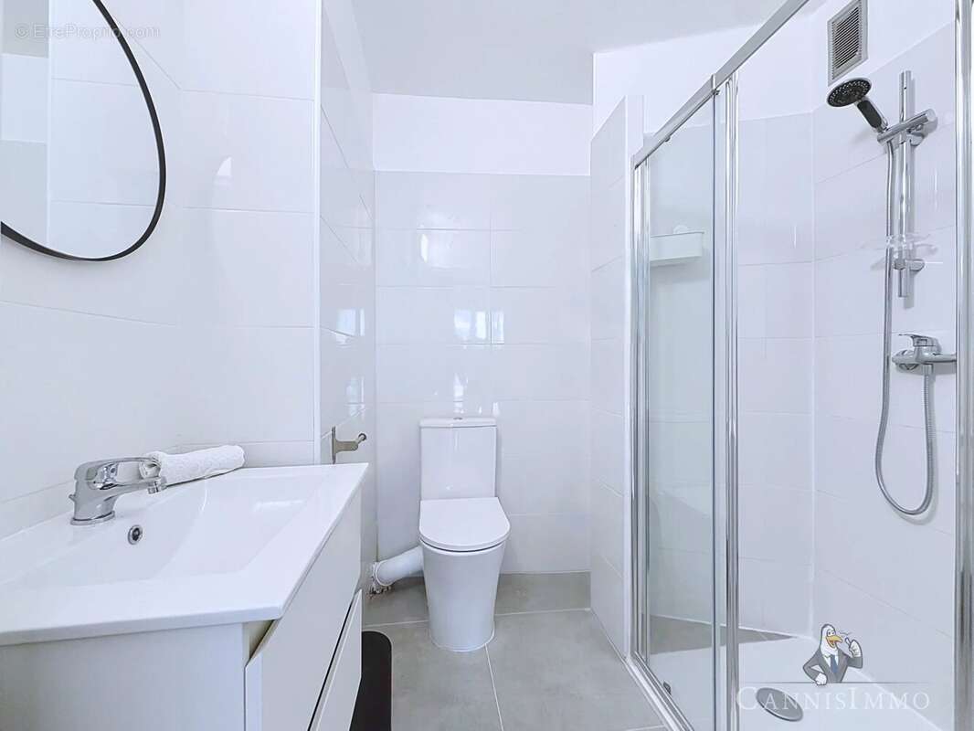 Cannes centre - grand studio coin nuit balcon - photo 6