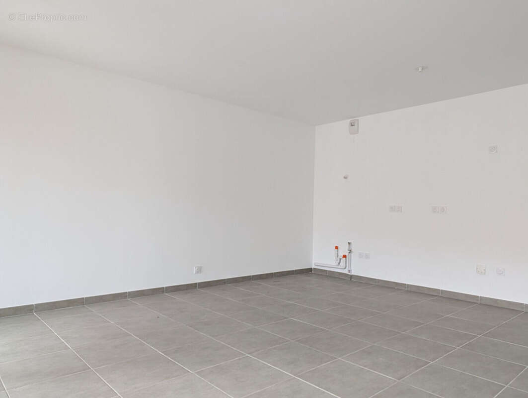 Appartement à BORMES-LES-MIMOSAS