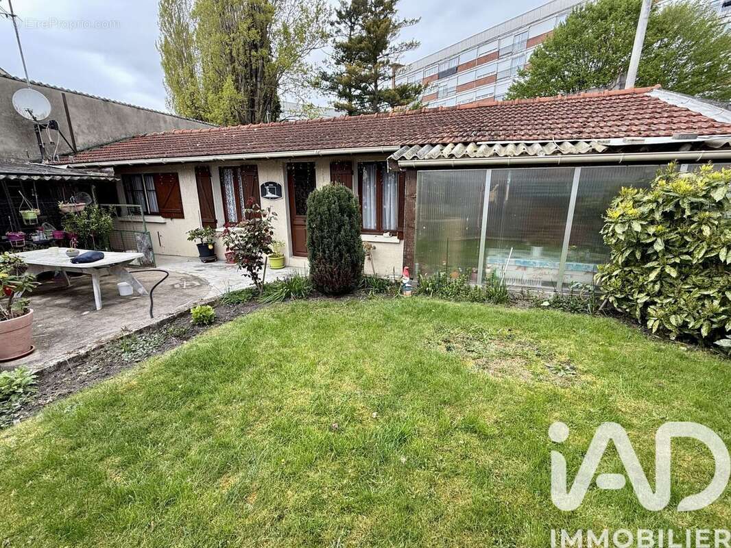 Photo 2 - Maison à LIVRY-GARGAN