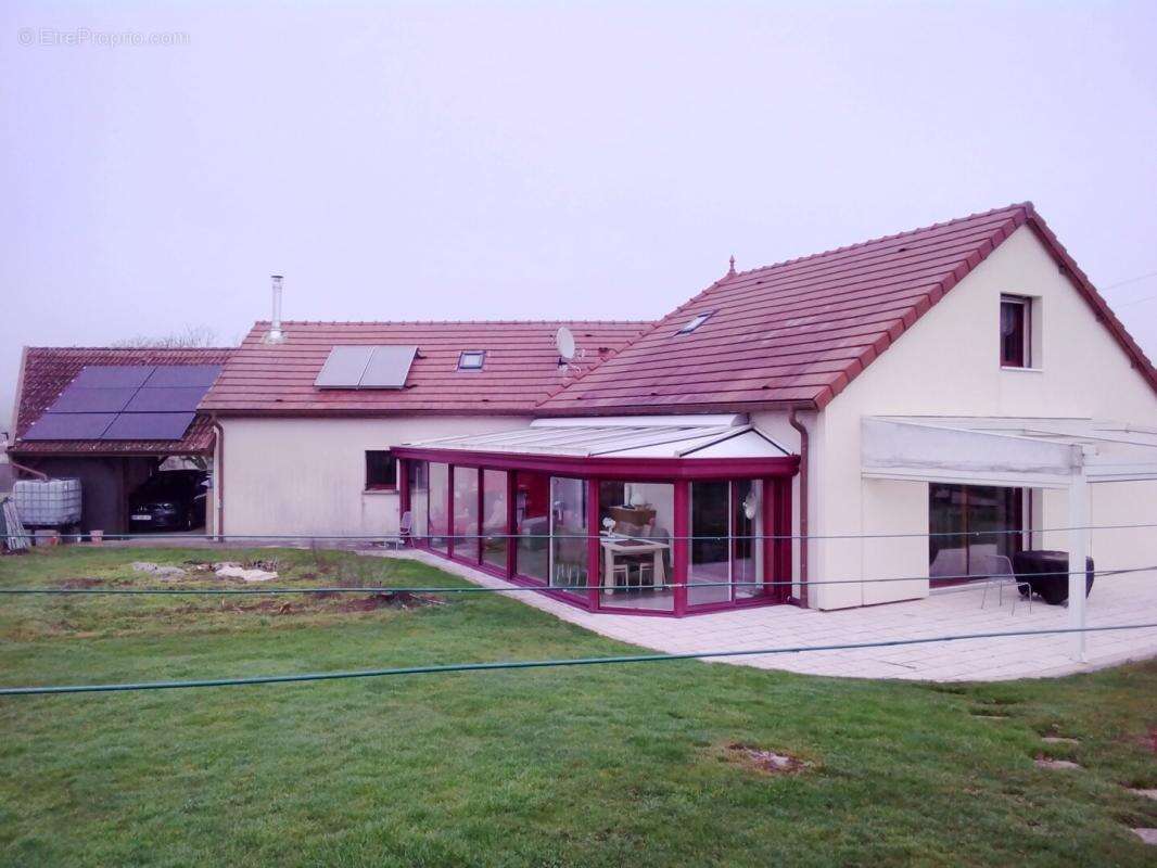 Maison à ESCLES