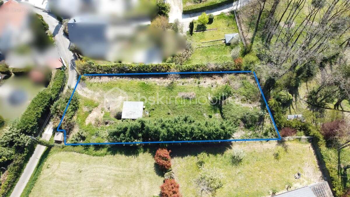 Terrain à SAINT-ALBAN-LEYSSE