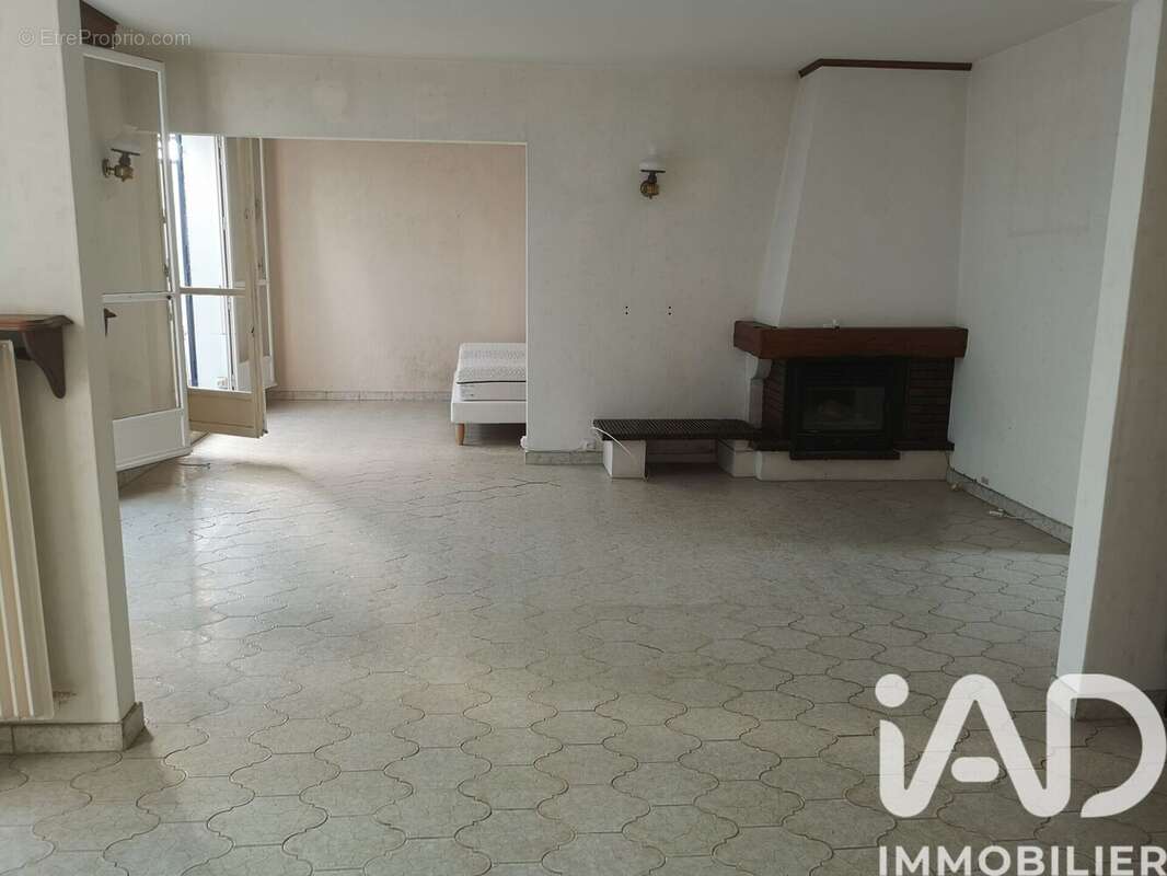 Photo 3 - Maison à SAINT-FARGEAU-PONTHIERRY