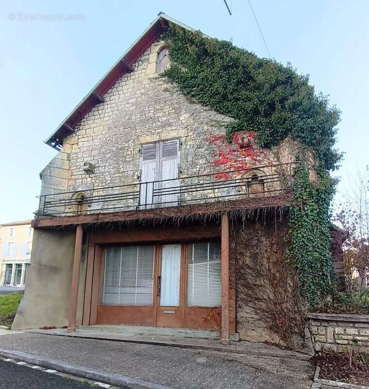 Maison à PAMPROUX