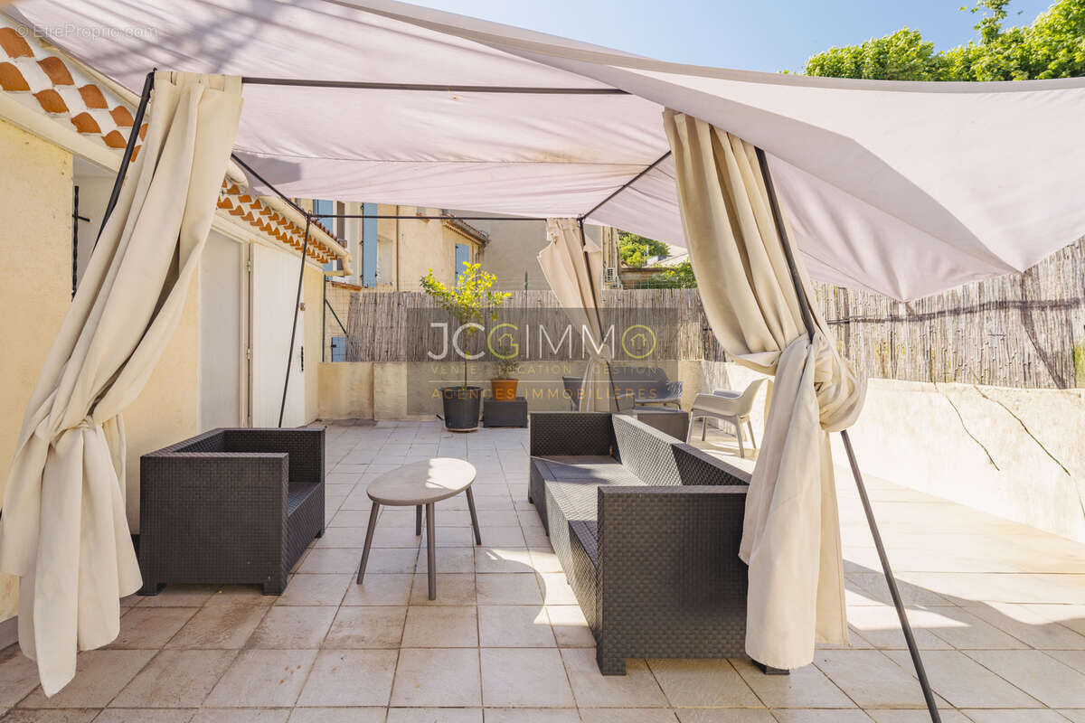 Appartement à PIERREFEU-DU-VAR