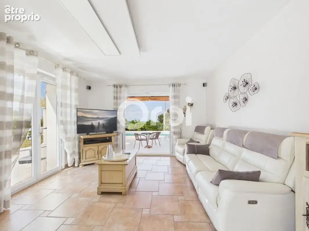Villa de plain-pied - proche mandelieu - 3 chambres + 1 studio - piscine - photo 4
