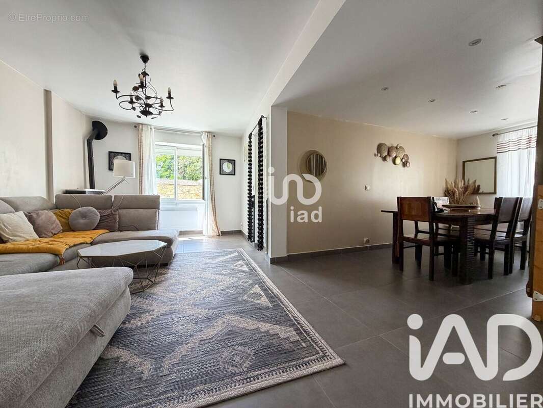 Photo 2 - Maison à LES CLAYES-SOUS-BOIS