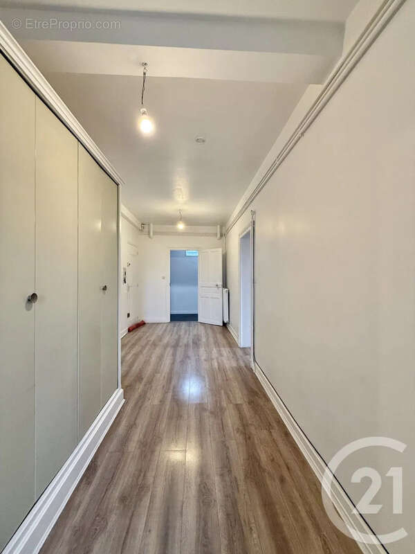 Appartement à YZEURE