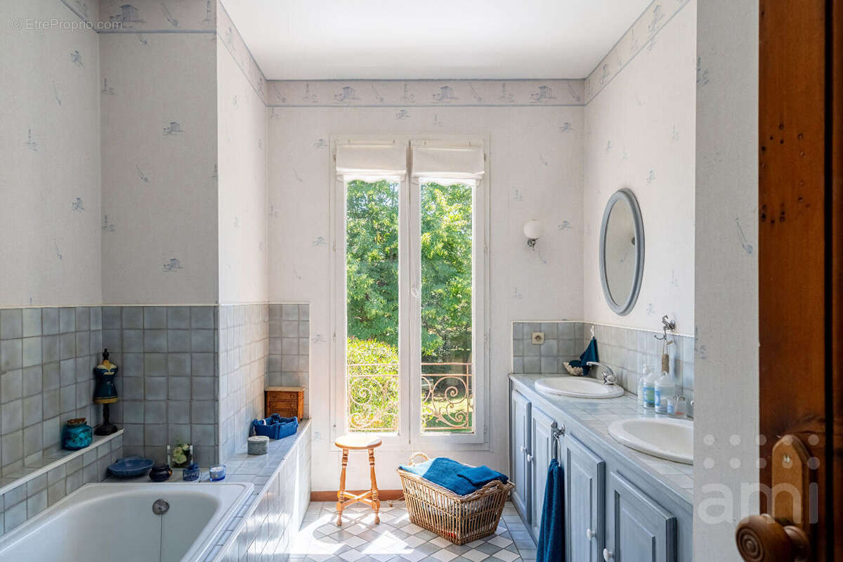 Maison à ARTIGUES-PRES-BORDEAUX