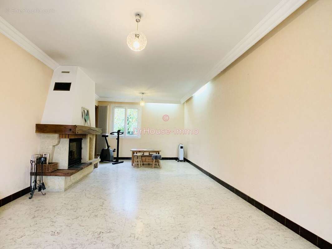 Maison à TREUZY-LEVELAY